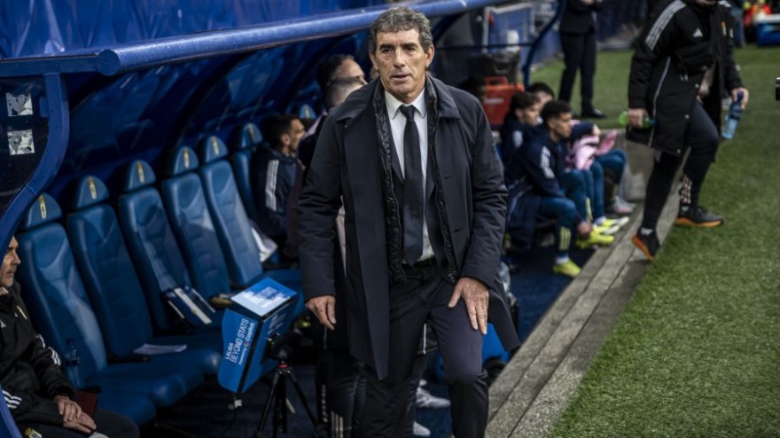 Guillermo Almada durante el Oviedo-Valencia