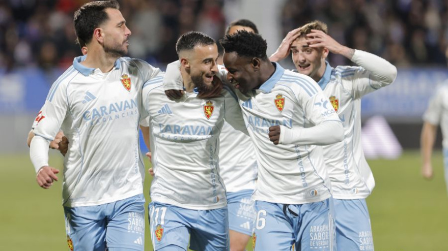 El Zaragoza celebrando el gol ante el Almería