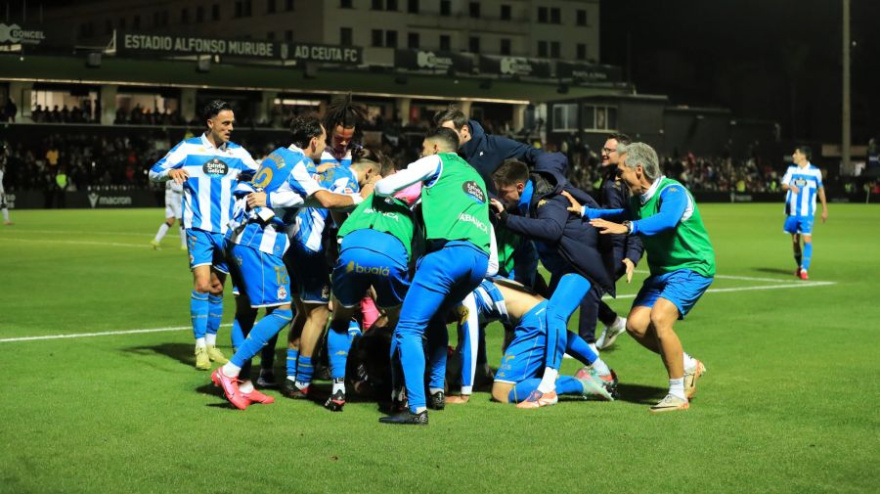 El Deportivo celebrando el gol de la victoria