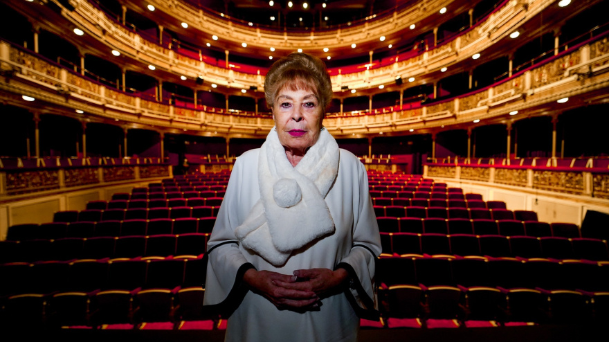 Gemma Cuervo durante una entrevista en el Teatro María Guerrero