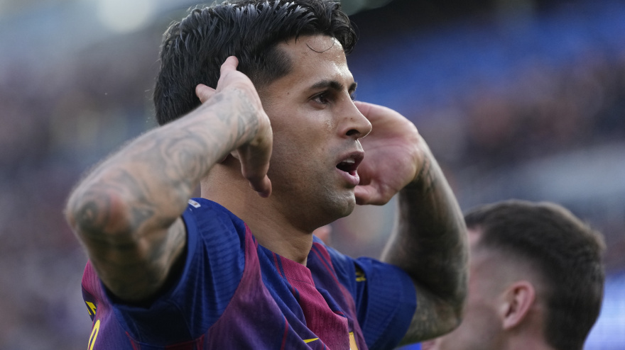 Cancelo celebra el quinto gol del Barcelona-Sevilla