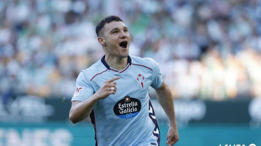 Jutglà celebrando el gol ante el Betis