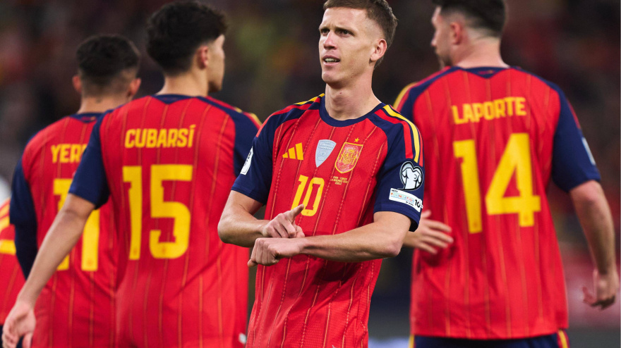 Dani Olmo celebrando un gol en un partido de España