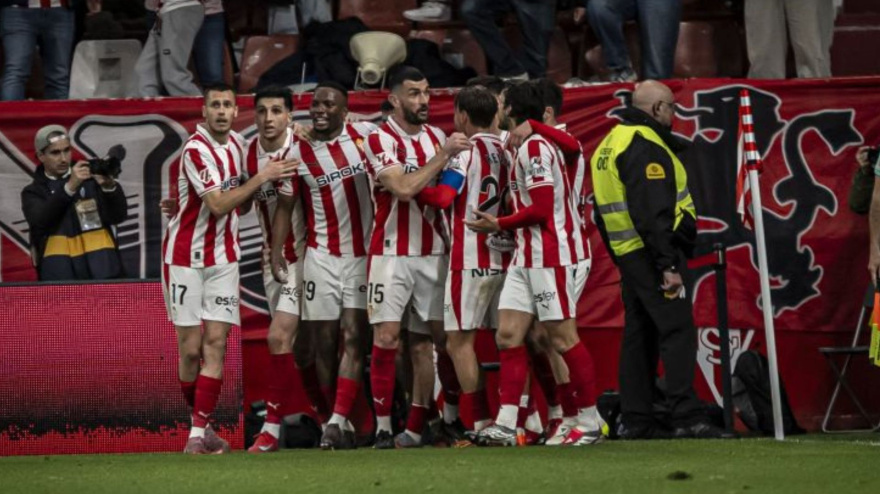 Los jugadores del Sporting celebran un gol contra el Castellón