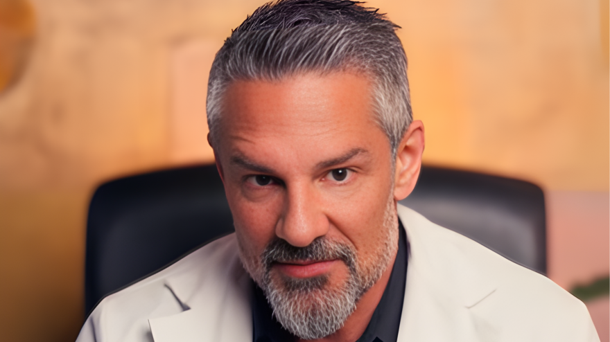 Captura de pantalla del médico experto en longevidad David Céspedes