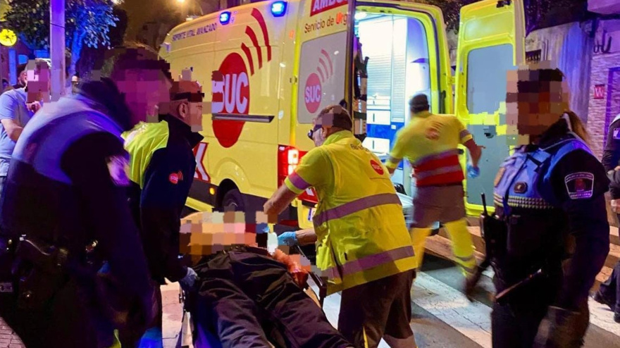 Servicios de Emergencia atienden a la víctima en Las Palmas de Gran Canaria.