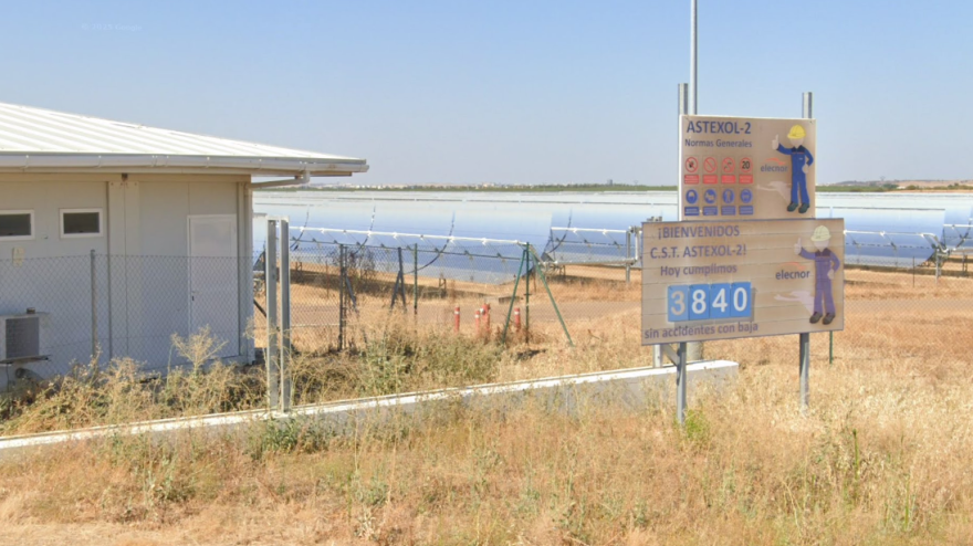 Central en la carretera de Olivenza