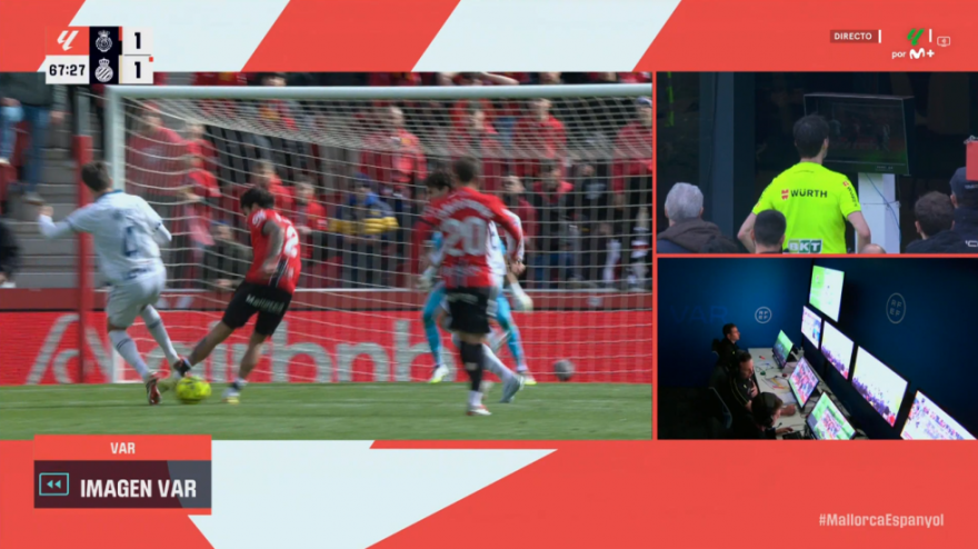 De Burgos Bengoechea revisa la acción de Samu Costa con Urko