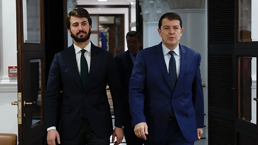 Alfonso Fernández Mañueco junto a Juan García Gallardo en una imagen de archivo antes de romperse la alianza desde la dirección nacional de Vox