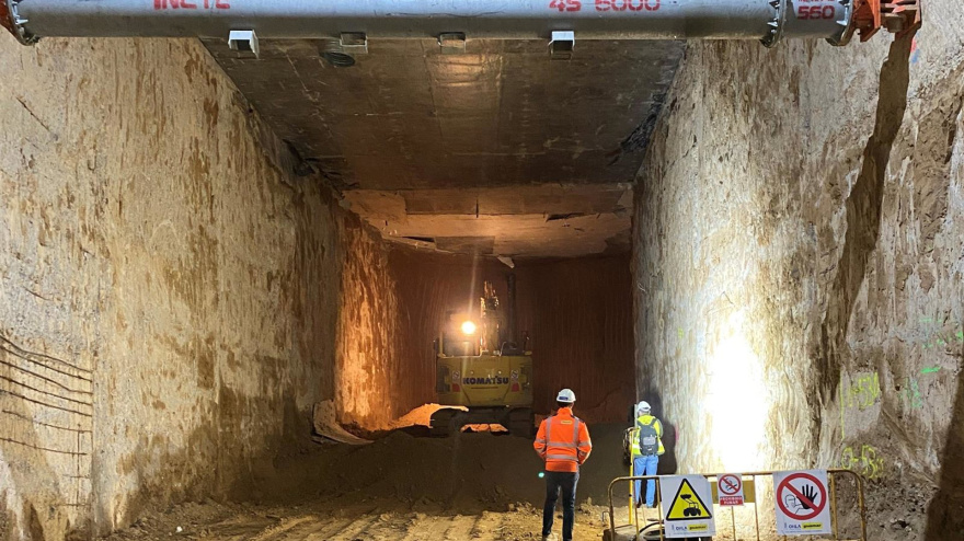 Trabajos en los túneles de la Línea 3 Norte del Metro, en Pino Montano, tras la finalización de las pantallas