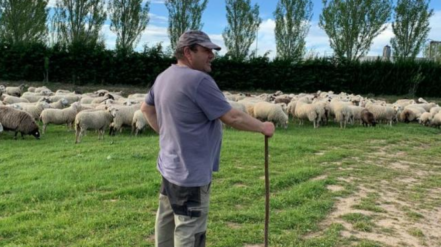 César Ortiz, ganadero riojano