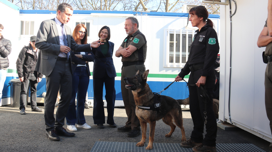 La Consellera de Interior y Seguridad Pública Nuria Parlon, i el Conseller de Agricultura, Pesca y Alimentación, Òscar Ordeig  visitan el centro de mando avanzado
