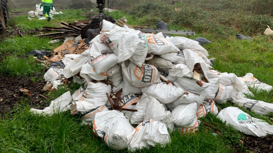 Uno de los vertederos incontrolados en Mougá