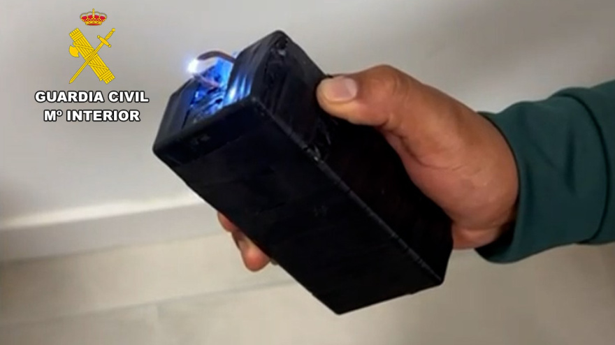 Interceptan a un conductor a la fuga con speed y una pistola táser casera en un pueblo de la comarca de Las Merindades (Burgos)