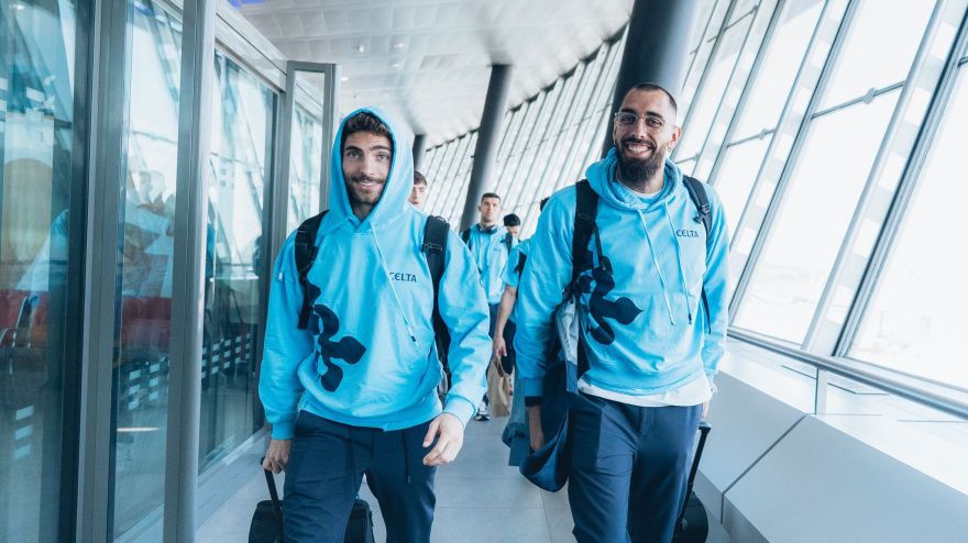 Los jugadores del Celta tras su llegada a Lyon