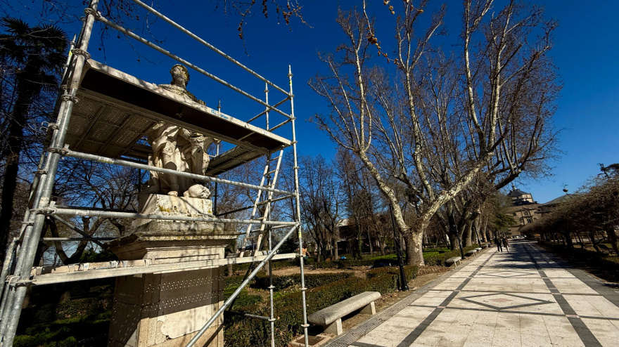 Escultura recuperada en el parque de la Vega