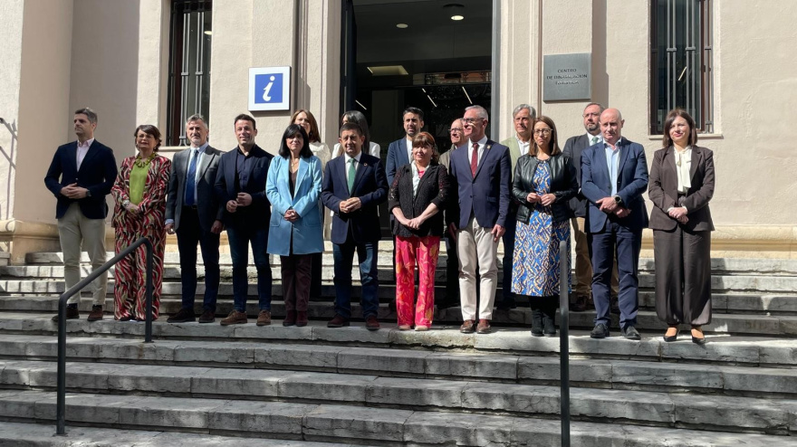 Izado de bandera con motivo del Día de la Provincia