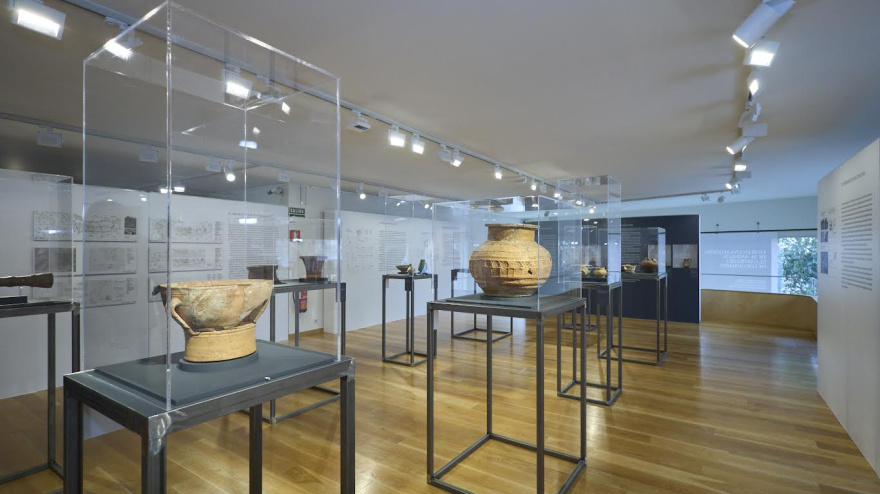 Fundación Caja Rural Granada y la UGR organizan unciclo de conferencias para adentrarse en laexposición ‘Vivir en una alquería de Al-Andalus’