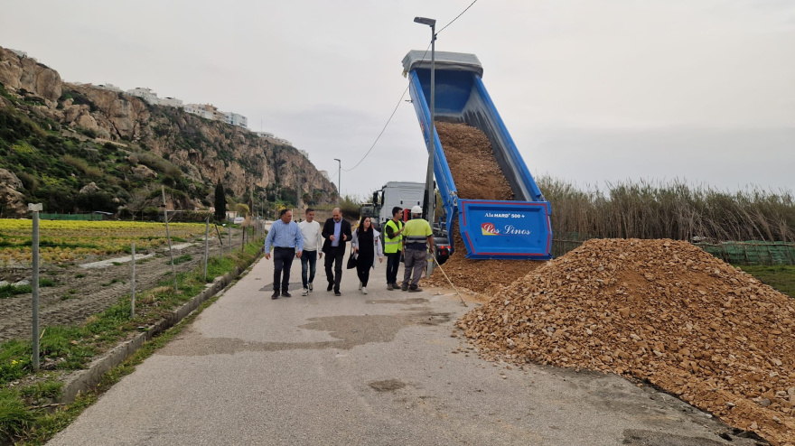 Salobreña acelera su puesta a punto para la Semana Santa con mejoras en playas y accesos
