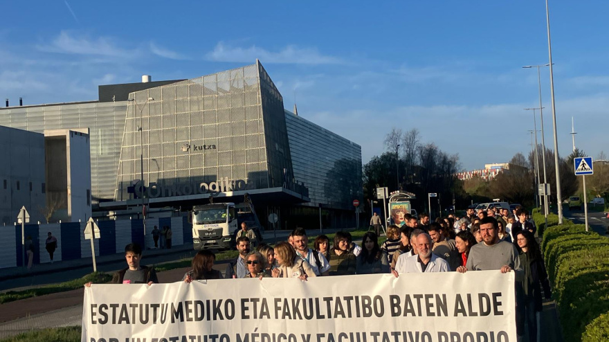Manifestación de médicos en el Hospital Donostia