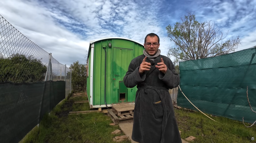 Héctor, productor de huevos