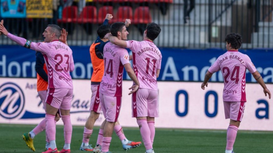 Los jugadores del Eibar celebran la victoria contra el Andorra