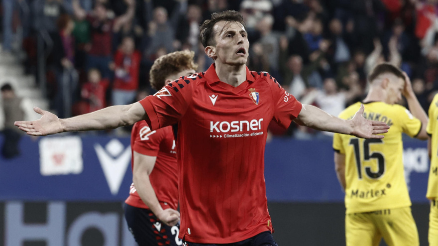 Budimir celebra el 1-0 de Osasuna contra el Girona