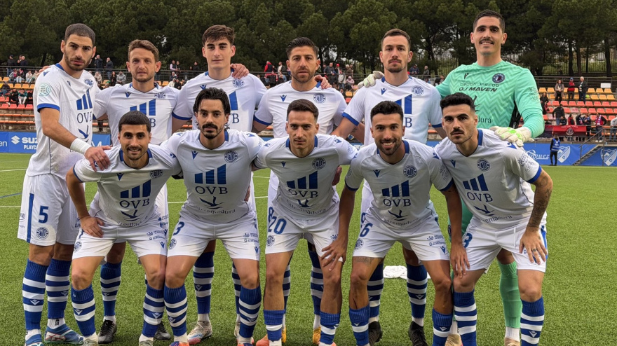 Formación del Extremadura en Estepona