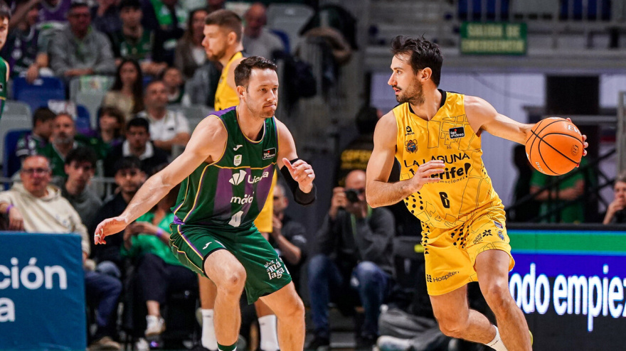 El Tenerife arrolla al Unicaja en el Carpena (70-95): así te hemos narrado el final del partido