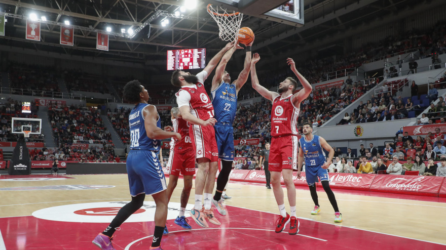 Partido entre Casademont y San Pablo Burgos