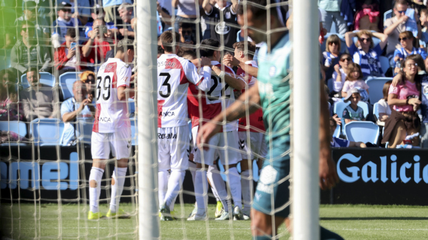 Los jugadores del Celta celebran su gol frente al Alavés