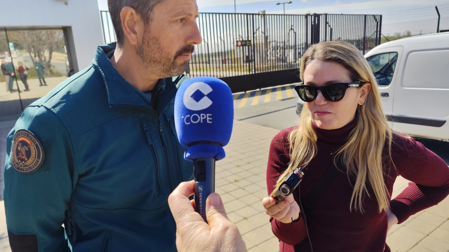 Emilio Palomares explica el trabajo con la Unidad Cinológica