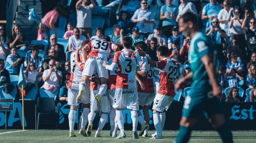El Celta celebra uno de los goles que anotó ante el Alavés