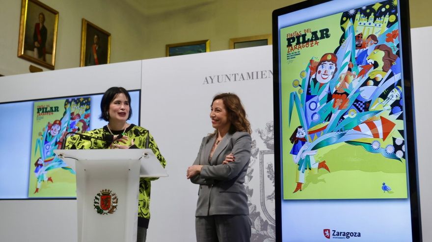 La ganadora, Jesana Motilva, junto a la alcaldesa Natalia Chueca