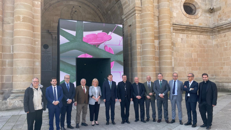Visita de Mañueco a las Edades del Hombre en Zamora