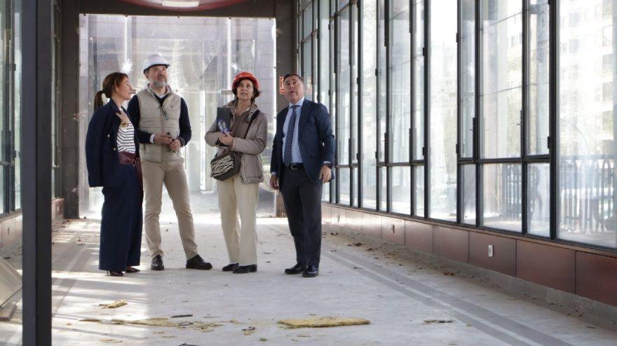 Marián Aguilar y Miguel Ruiz Madruga junto a técnicos