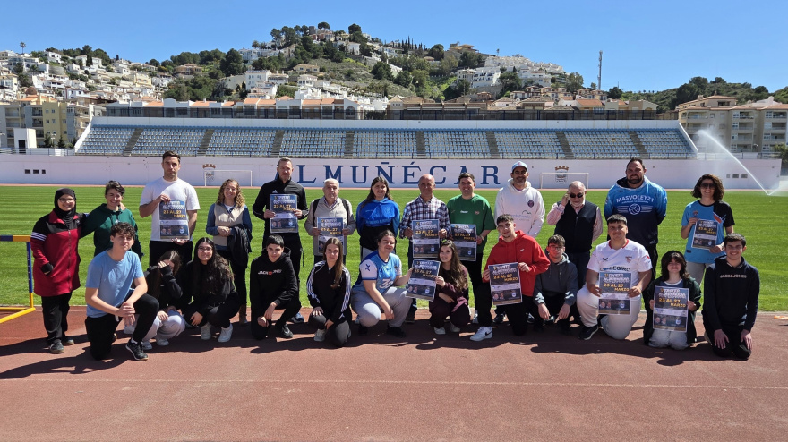 Foto de familia en la presentación del evento