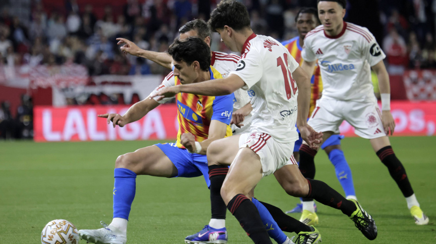 Spanish La Liga EA Sports soccer match Sevilla vs Valencia at Ramon Sanchez Pizjuan stadium in Sevilla, Spain. 21 March 2026JORNADA 29 LIGA EA SPORTS900/Cordon Press