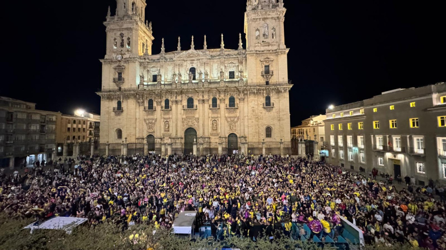 Jaén se rinde a sus héroes: una ciudad teñida de amarillo para celebrar la gloria