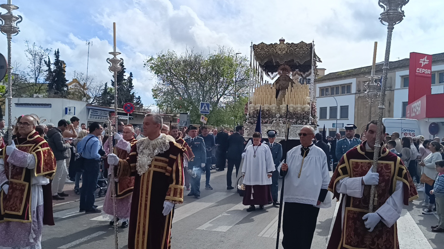 La Candelaria procesiona por La Plata camino de la Carrera Oficial - Lunes Santo 2025