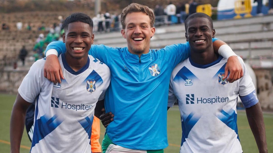 Denilson Mena junto a Gabriel De Vuyst