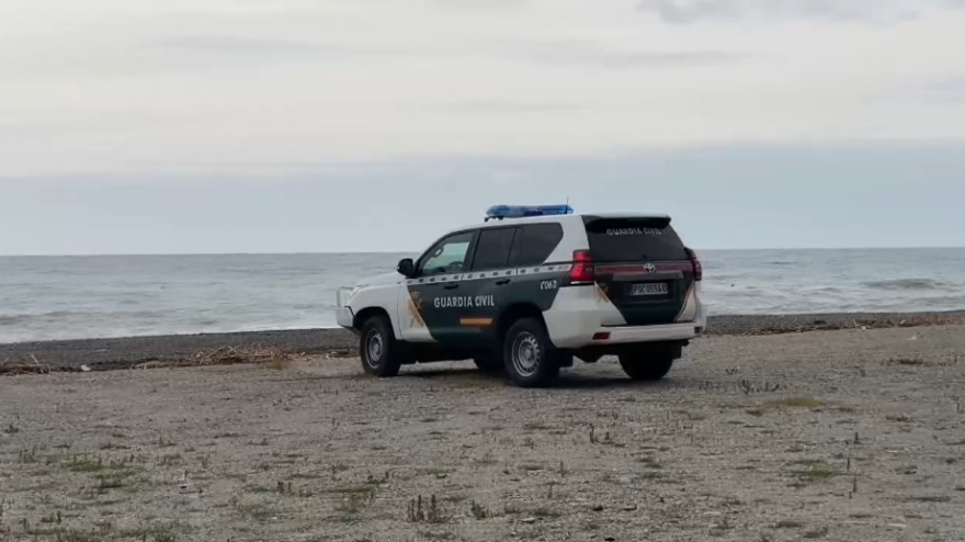 Un vecino de Castell de Ferro descubre el sexto cadáver en la playa en 10 días