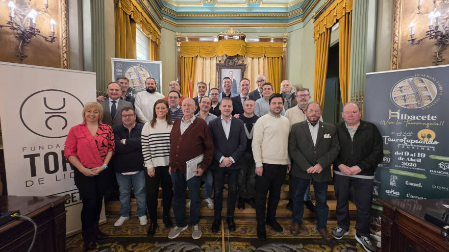 Foto de grupo III Semana Taurino Cultural