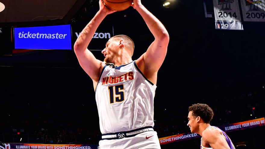 Nikola Jokic logró un impresionante triple-doble de 23 puntos, 17 rebotes y 17 asistencias.