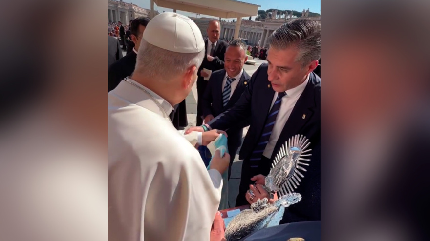Momento del encuentro entre el Papa León XIV y los representantes del Real Oviedo