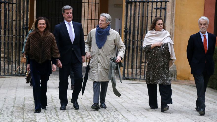 Alfonso Díez, Cayetano Martínez de Irujo, Carmen Tello y el doctor Francisco Trujillo durante la presentación de los actos conmemorativos del Centenario del nacimiento de Cayetana de Alba