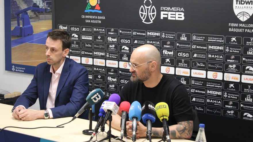 Martí Vives en la rueda de prensa