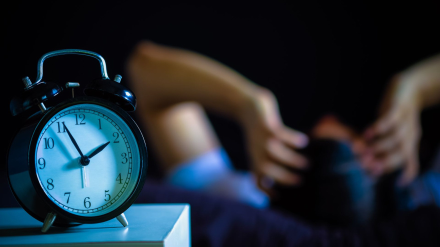 Las horas son interminables de madrugada si tienes problema para dormir