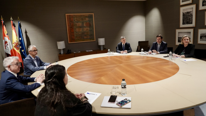 El presidente del Partido Popular de Castilla y León, Alfonso Fernández Mañueco, se reúne con Ángel Ceña de Soria ¡Ya!  Ángel Ceña