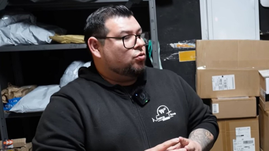 Antonio, dueño de un supermercado que es Punto Pack en una entrevista al youtuber Adrián G. Martin